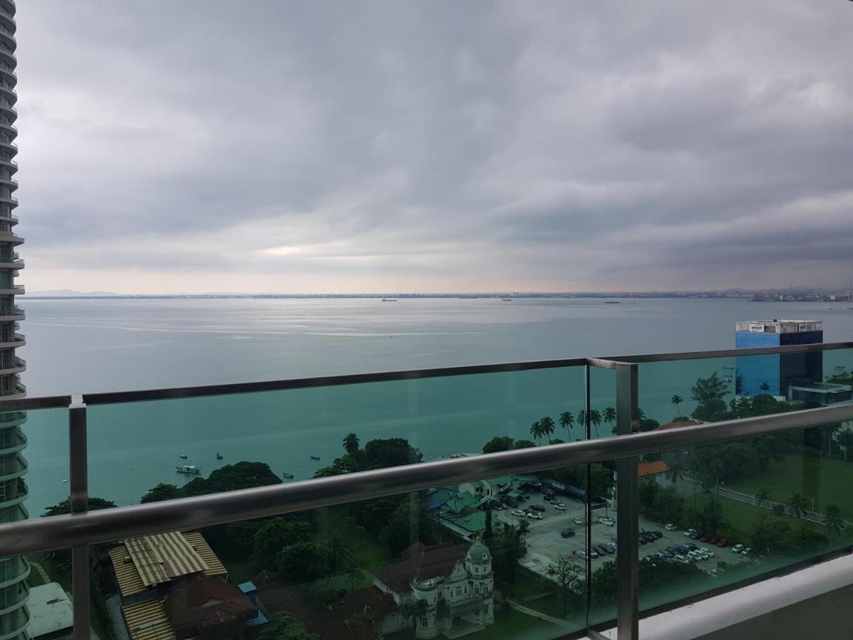 Mansion One Suite By Staycation Homestay Джорджтаун Екстер'єр фото